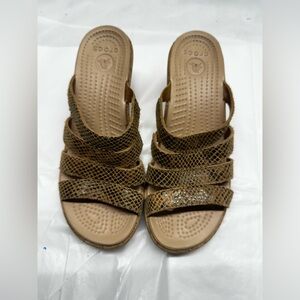 Crocs Women's Sz:7 A-Leigh Cork Wedge snake print strappy Summer Sandals